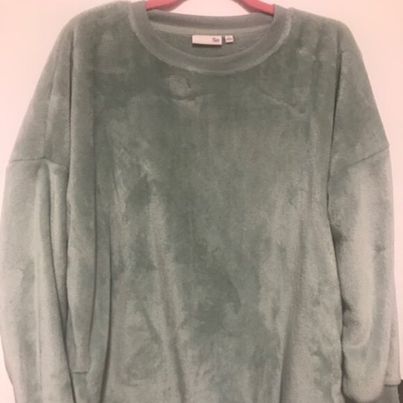 GEORGEOUS COLOR FAUX FUR LONG SLEEVE PULLOVER COMFY SEAFOAM TOP.  SZ. L runs big - Picture 1 of 4